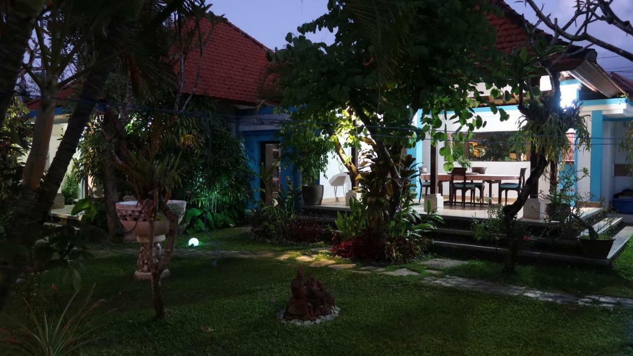 Villa Shantitara Bungalows Sanur  Exterior photo